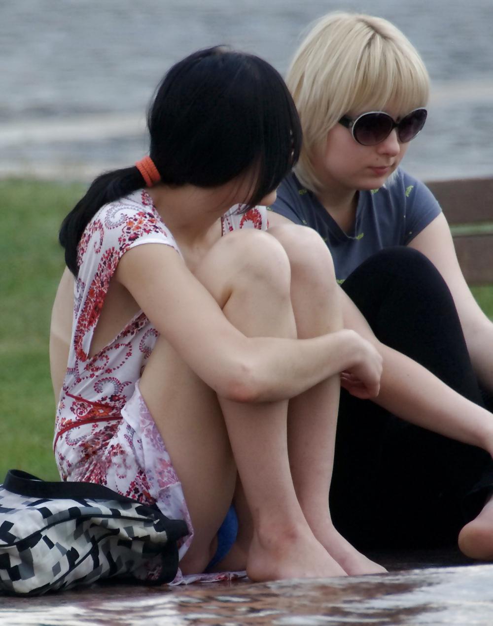 25P Girls street candid upskirt (1)