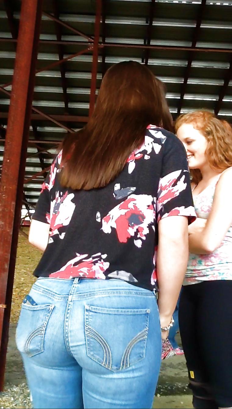 13P Candid big ass brunette tean in tight jeans