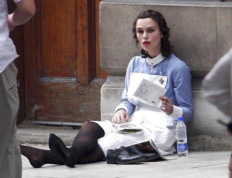 25P Celebrities Nylon Feet