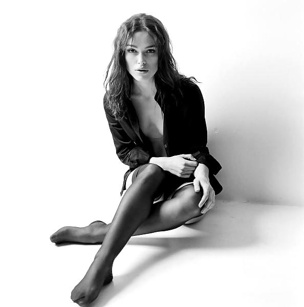 25P Celebrities Nylon Feet