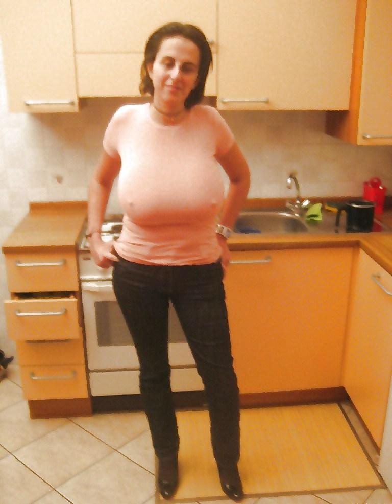 25P Webtastic Special: Huge Italian Mom