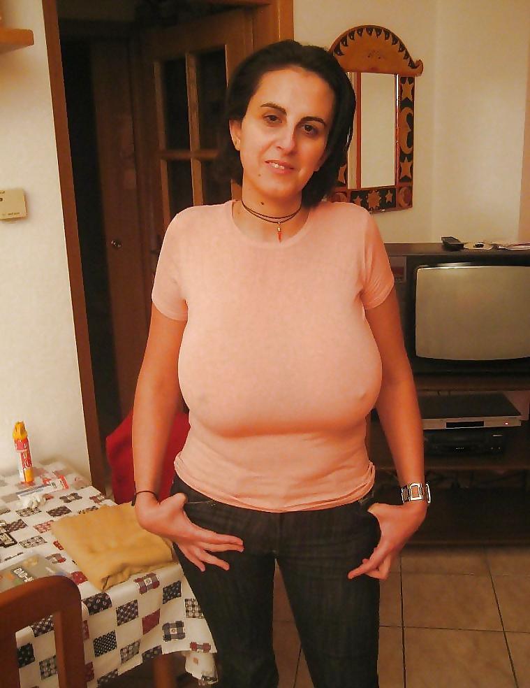 25P Webtastic Special: Huge Italian Mom