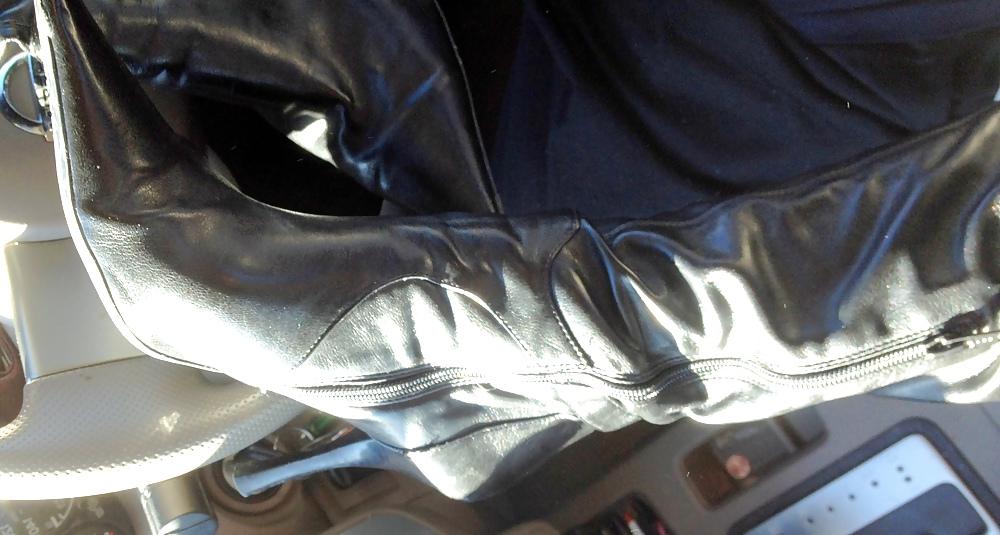 25P Donald Pliner riding Boots