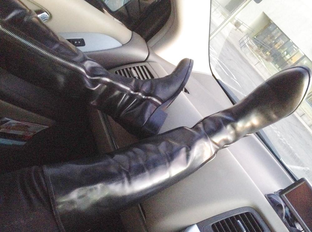 25P Donald Pliner riding Boots