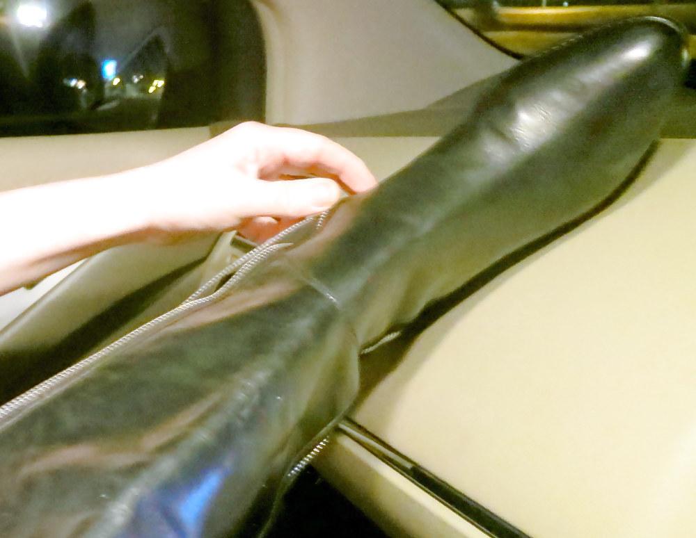 25P Donald Pliner riding Boots