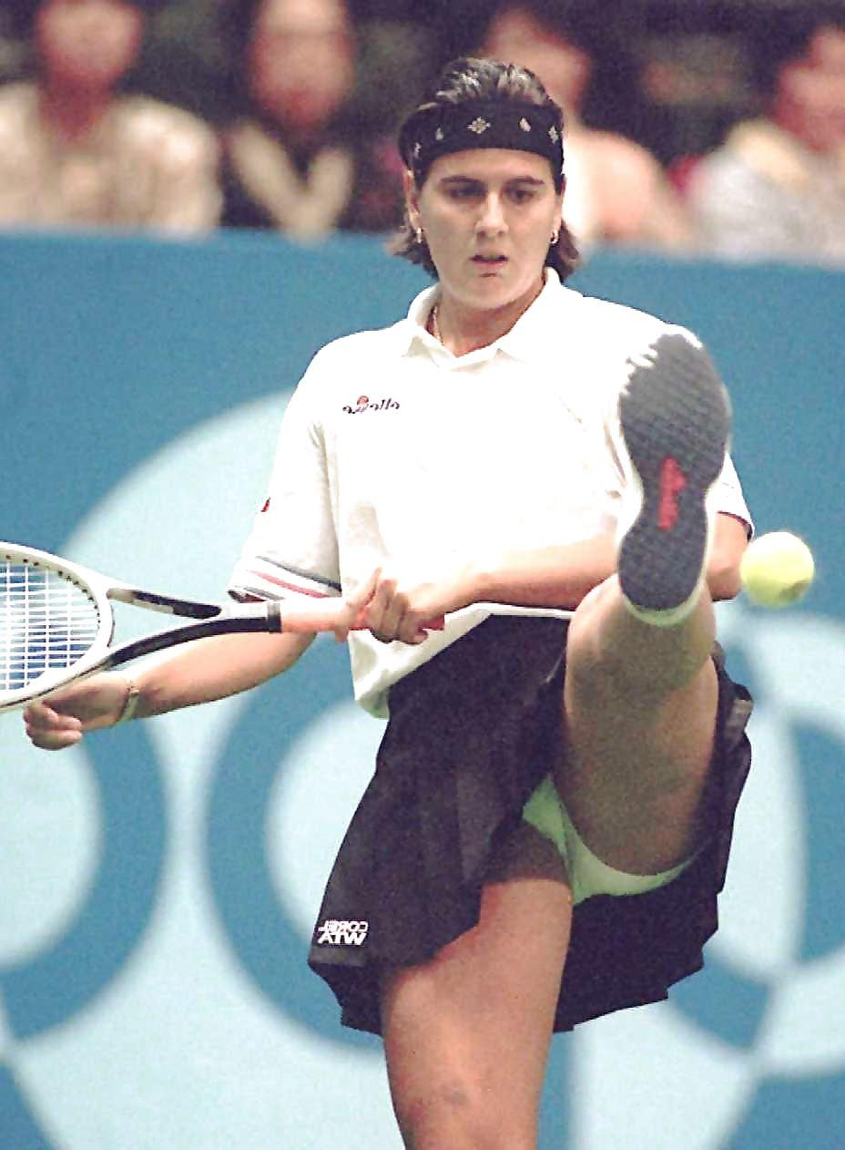 25P Beautiful Tennis Girls 13 by TROC