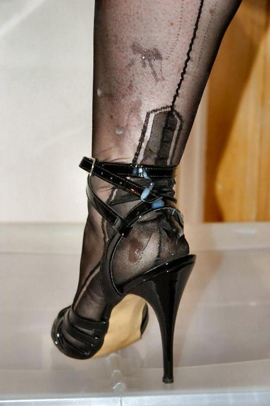 25P Cum on Stockings