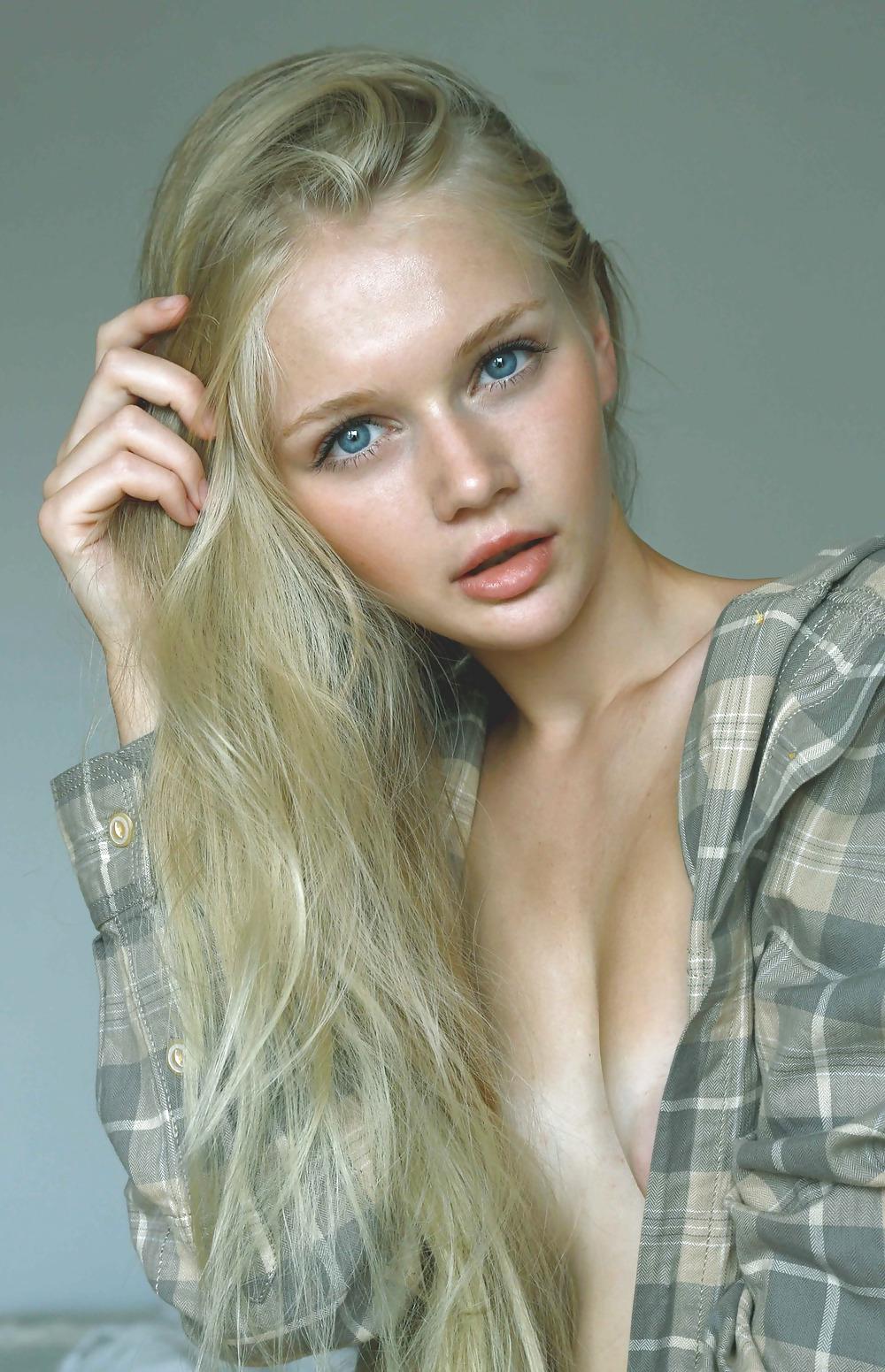25P Erotic Beautys,By Blondelover.