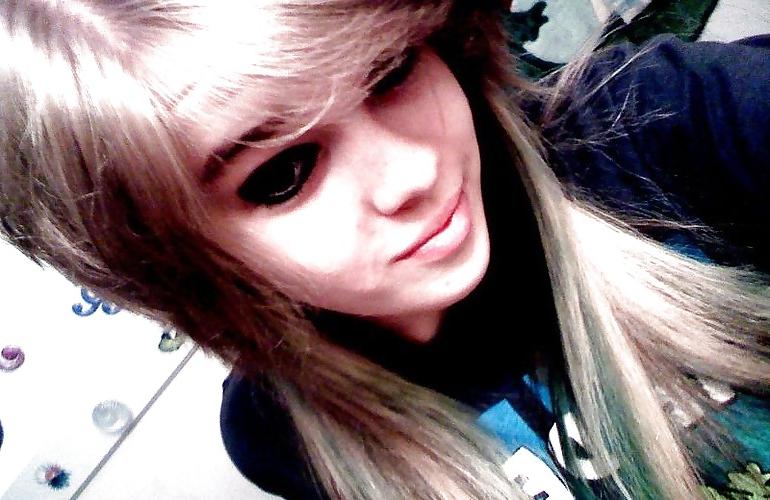 25P Some Blonde  Amateur Emo Girls pics#2