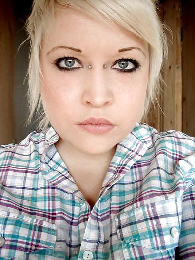 25P Some Blonde  Amateur Emo Girls pics#2