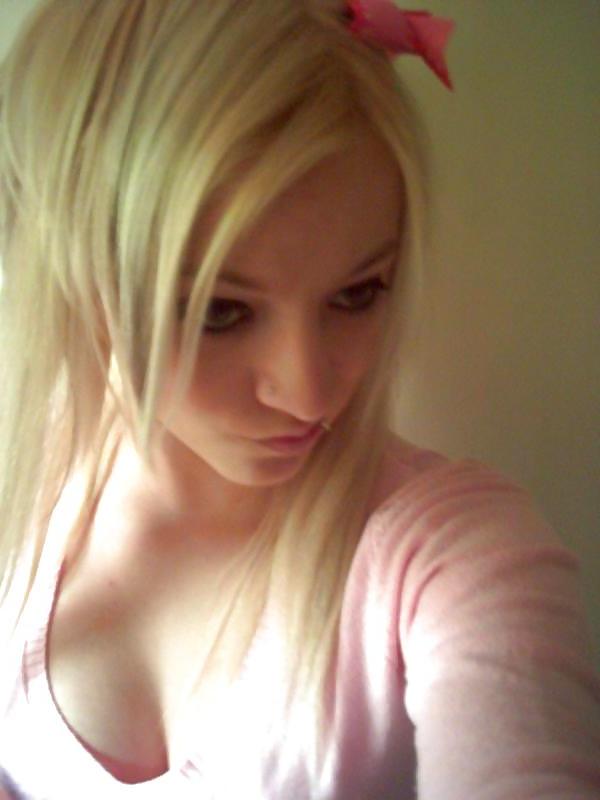 25P Some Blonde  Amateur Emo Girls pics#2