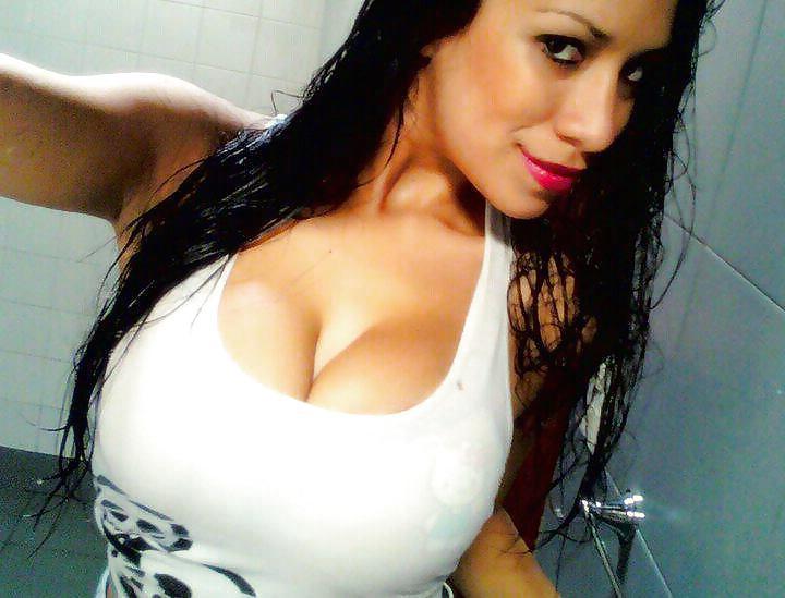 16P Big Boobs from Facebook