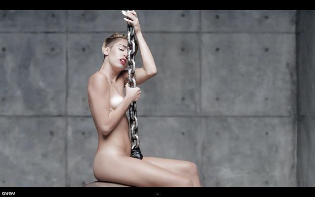 24P Miley Cyrus in Wrecking ball