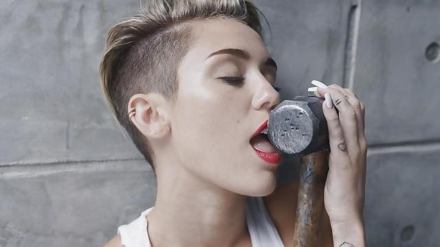 24P Miley Cyrus in Wrecking ball