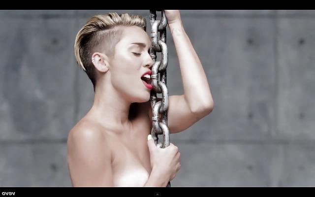24P Miley Cyrus in Wrecking ball