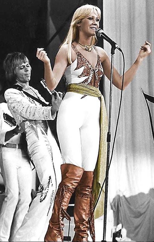 25P Agnetha faltskog - on and of stage