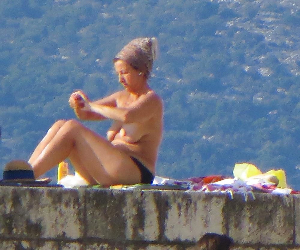 6P Croatian beach Milf 2