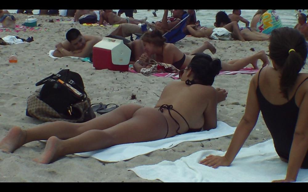 11P LATINA beach buns Spring Breaker VOYEUR BOOTY ASS !