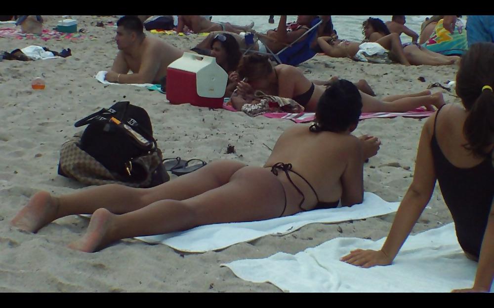 11P LATINA beach buns Spring Breaker VOYEUR BOOTY ASS !