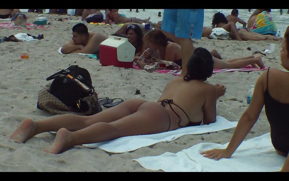 11P LATINA beach buns Spring Breaker VOYEUR BOOTY ASS !