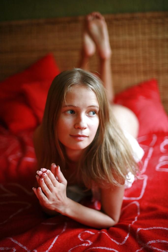 25P Erotic Nude Girl N42