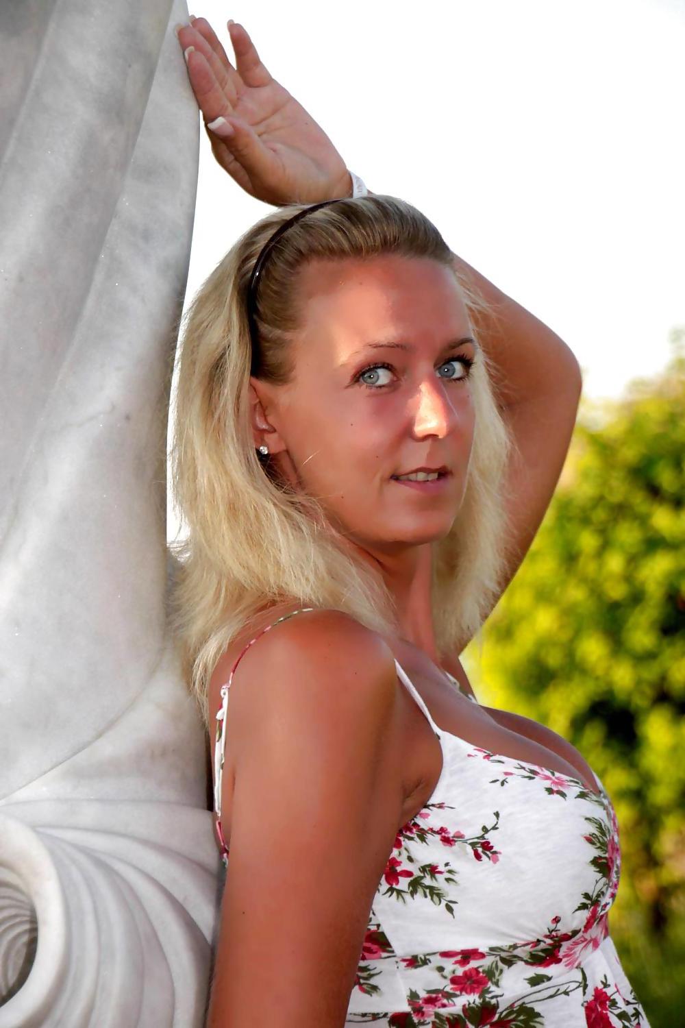 5P Janina with big boobs