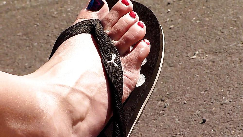 20P Spy cam feet