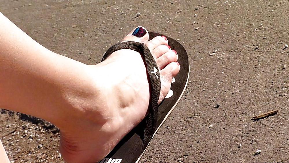 20P Spy cam feet