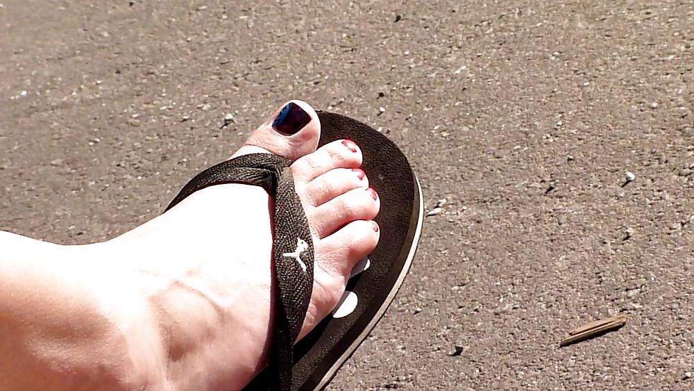 20P Spy cam feet