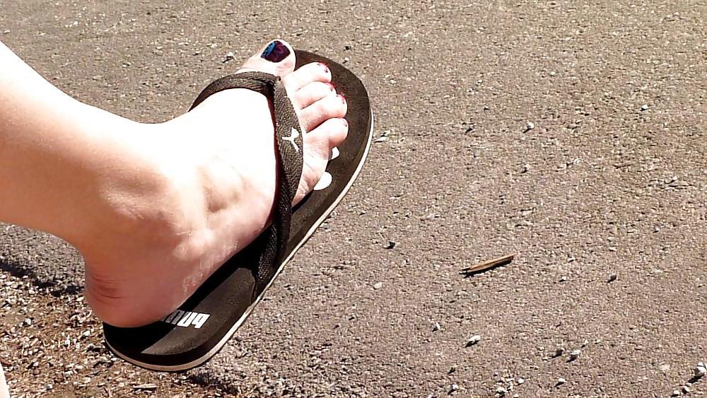20P Spy cam feet