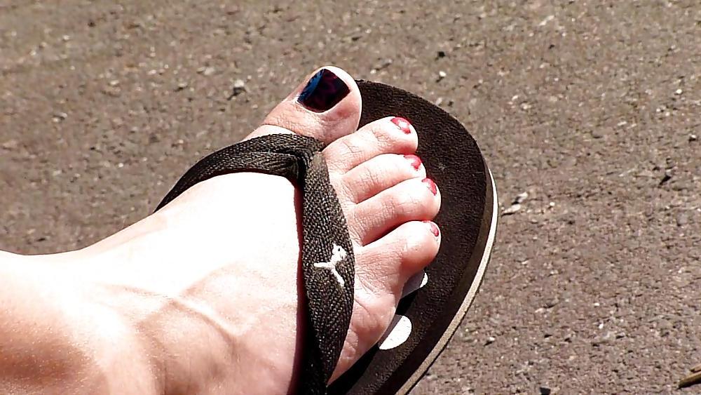 20P Spy cam feet