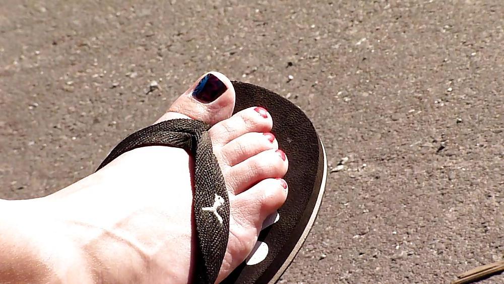 20P Spy cam feet