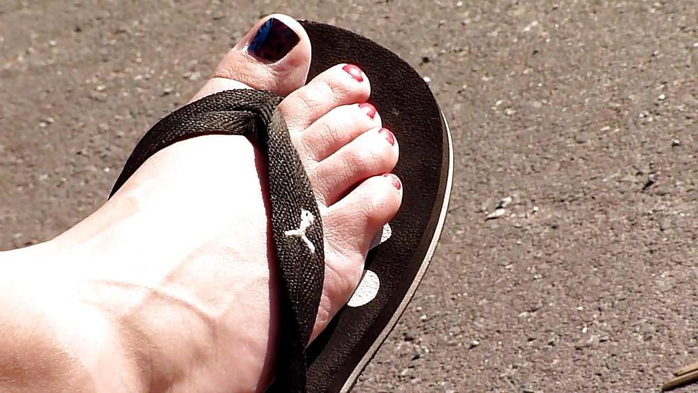 20P Spy cam feet