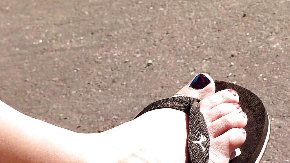 20P Spy cam feet