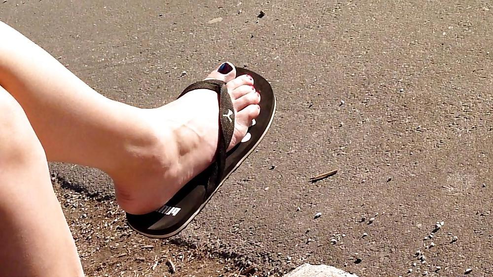 20P Spy cam feet