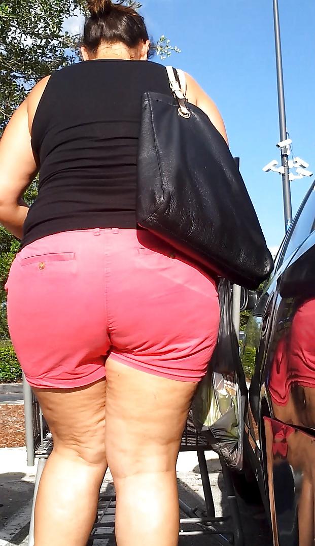 9P Cellulite Thigh FAT Latina MOM Voyeur CANDID booty
