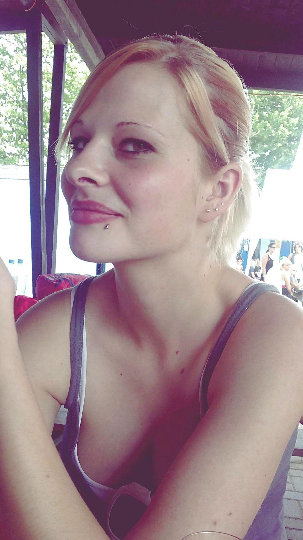 25P German Girl 18