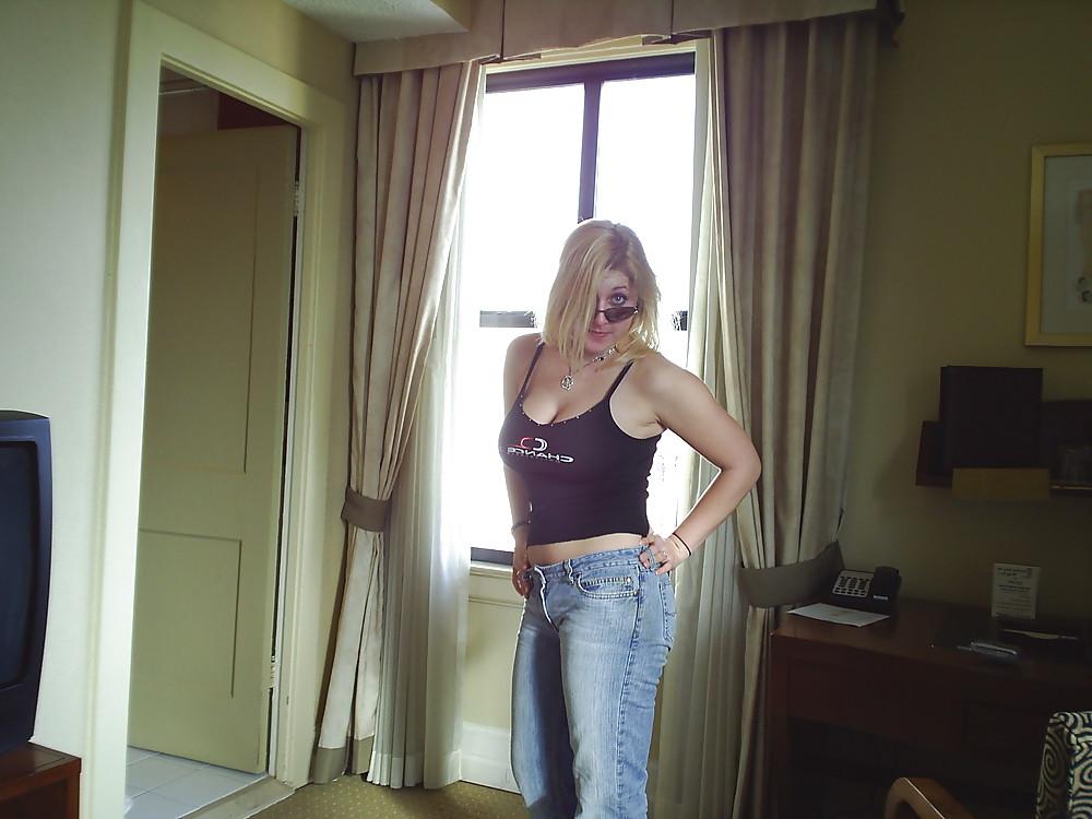 25P Homemade Busty Blonde