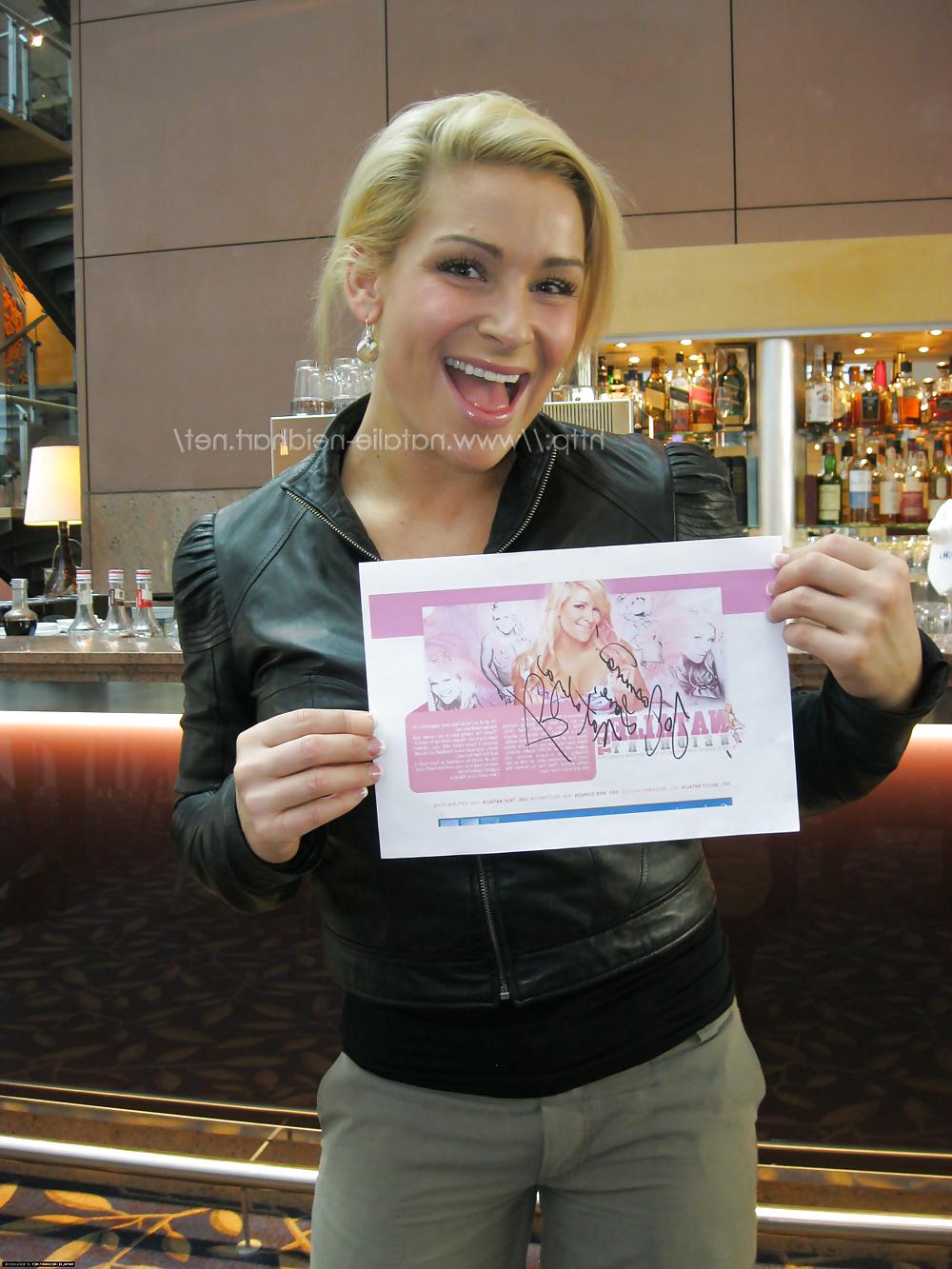 25P WWE Diva Natalya Big Tits, Big Ass, Suckable Toes