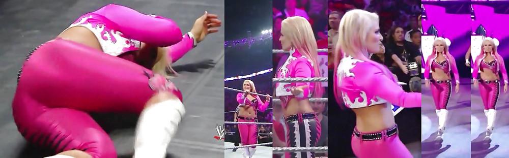 25P WWE Diva Natalya Big Tits, Big Ass, Suckable Toes