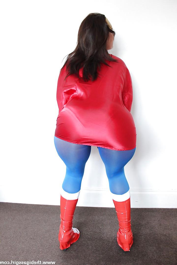 21P BIG ASS WONDER WOMAN SUPERHEROINE COSPLAY BOOTY SAMPLE