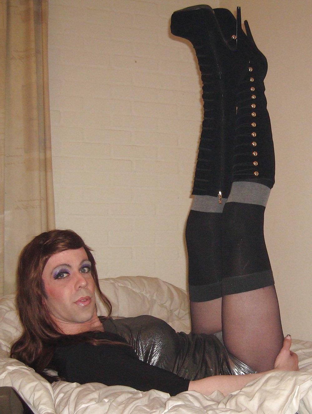 8P New wig and boots plus hotpants
