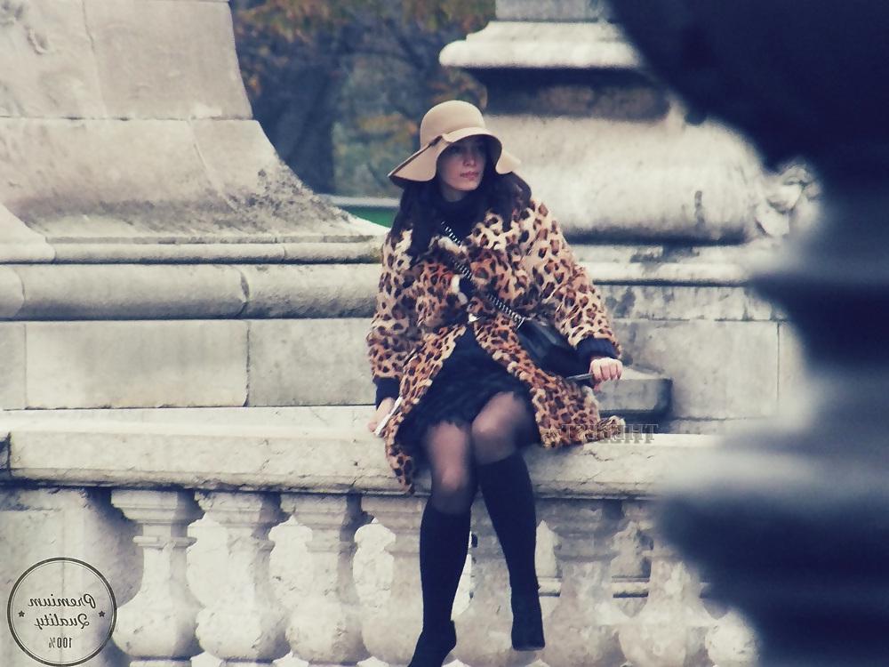 17P Paris Candid Street Shoot