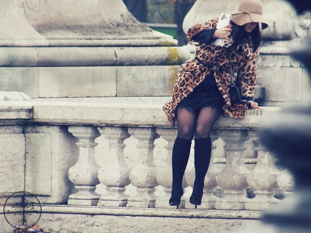 17P Paris Candid Street Shoot