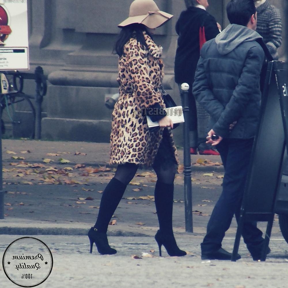17P Paris Candid Street Shoot