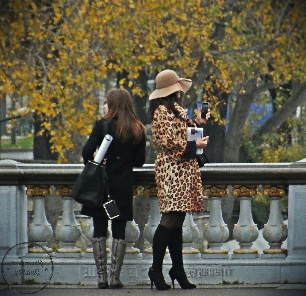 17P Paris Candid Street Shoot