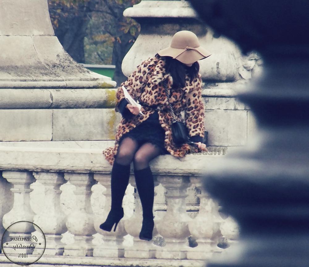 17P Paris Candid Street Shoot