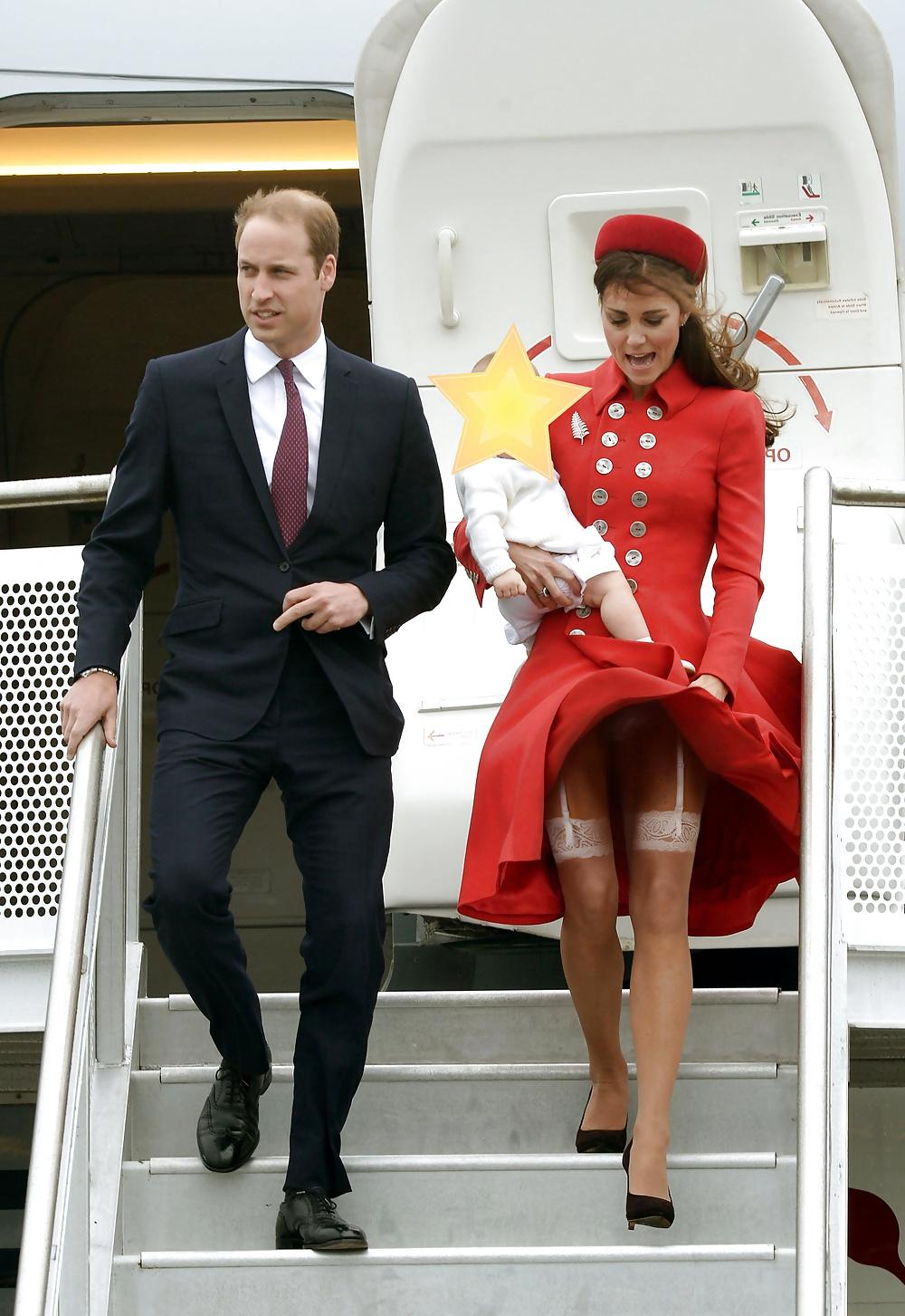 25P Carole Middleton and Kate