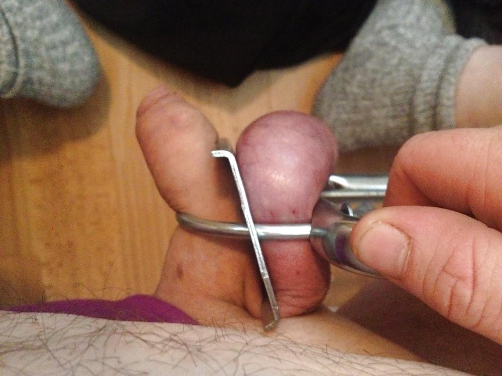25P Ball stretching , penis insertion , ball torture