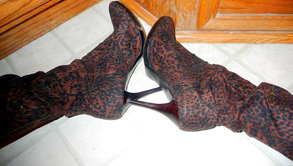 18P Stuart Weitzman OTN  print Boots
